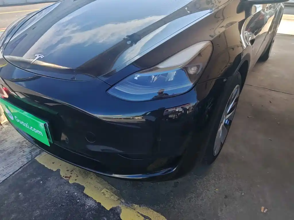 Photo 24 - Tesla Model Y