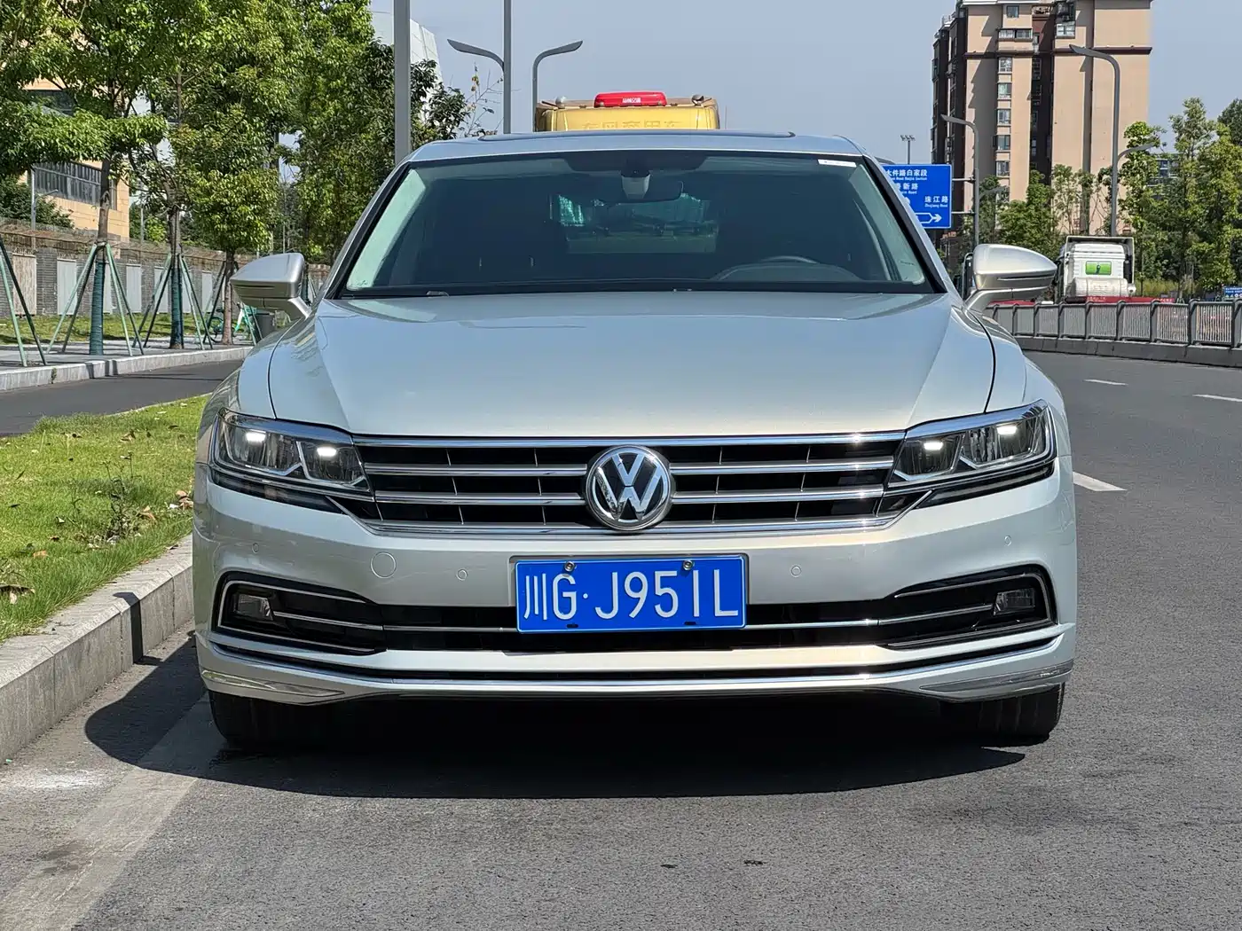 Volkswagen Phideon 2018 Facelift 380TSI FWD Business фото 2