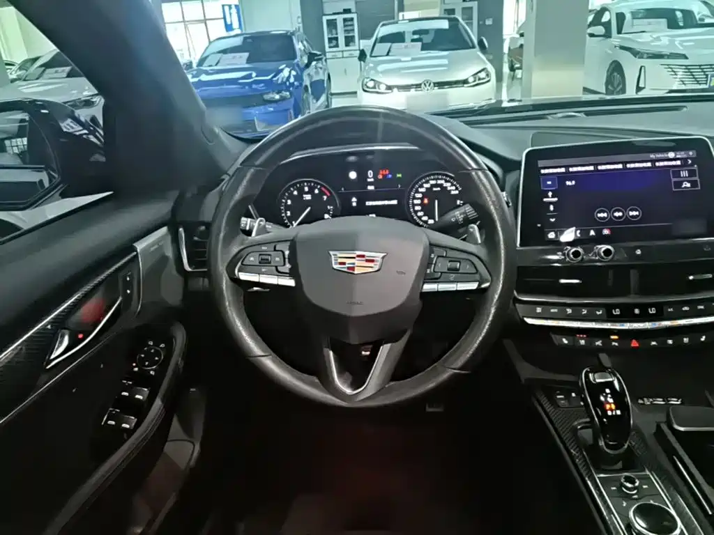 Фото 11 - Cadillac CT5