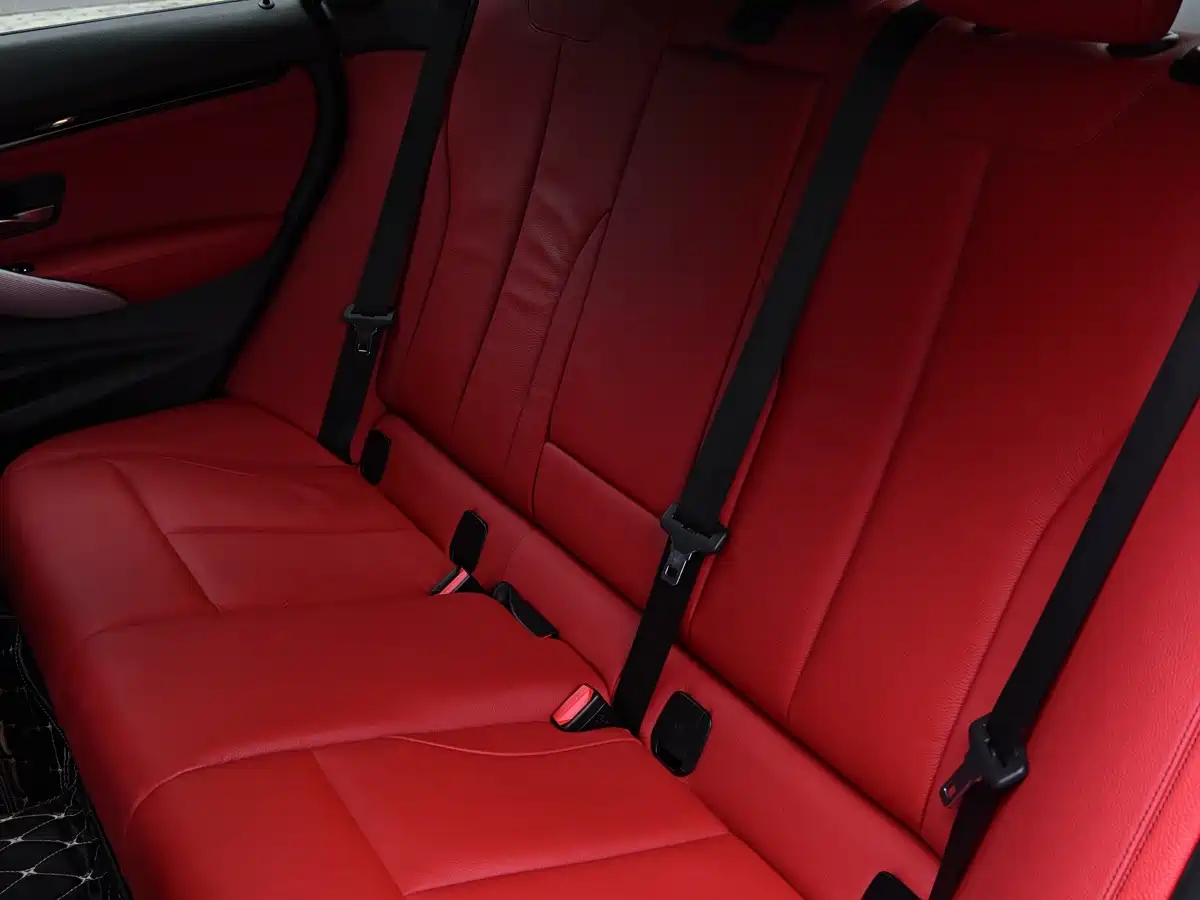 BMW 3 Series GT 2019 320i M Sport Model фото 27