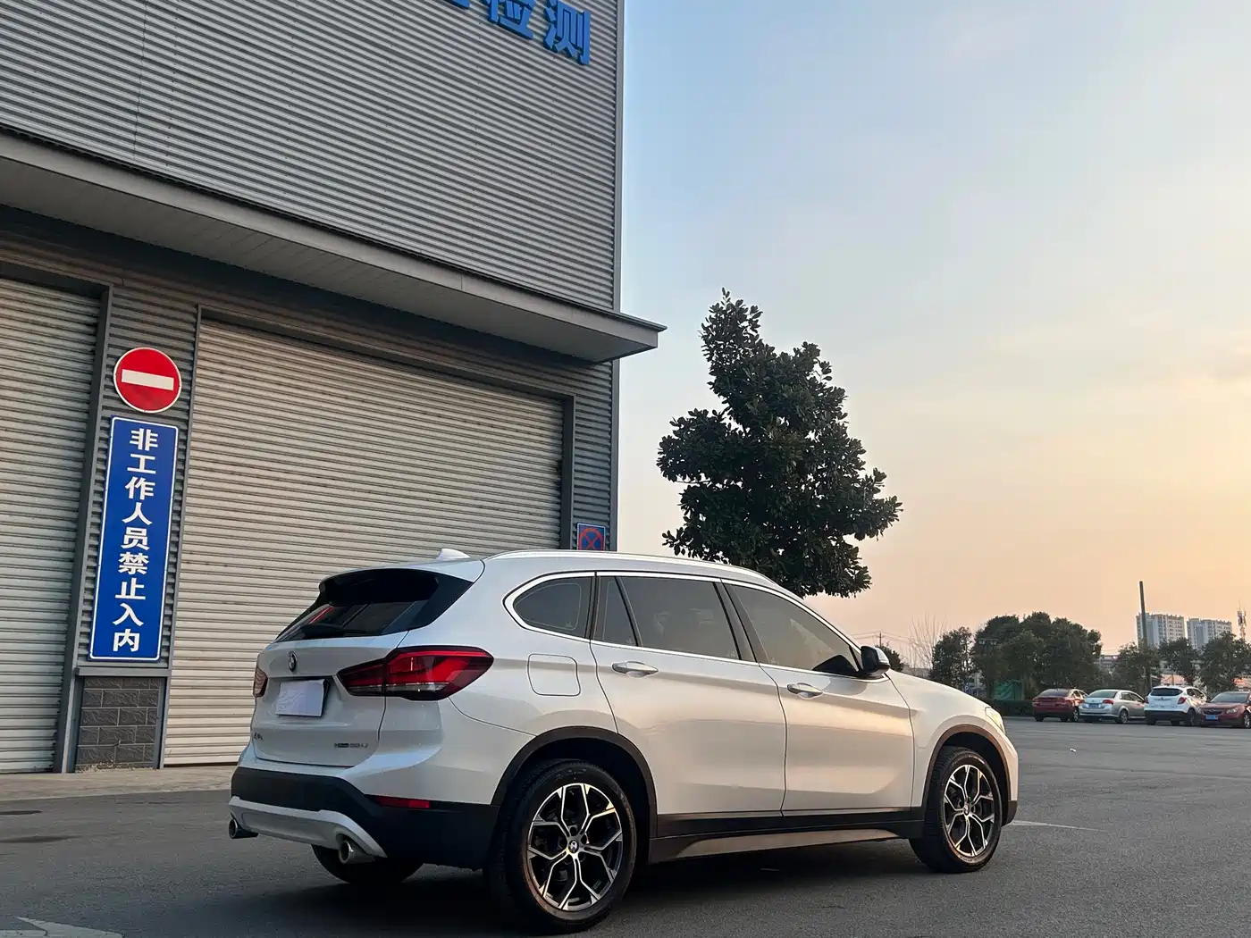 BMW X1 2021 sDrive25Li Leading фото 6