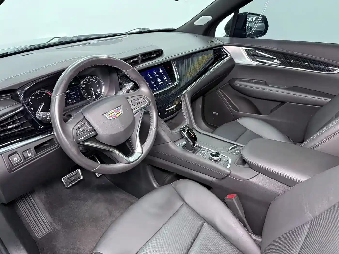 CADILLAC XT6