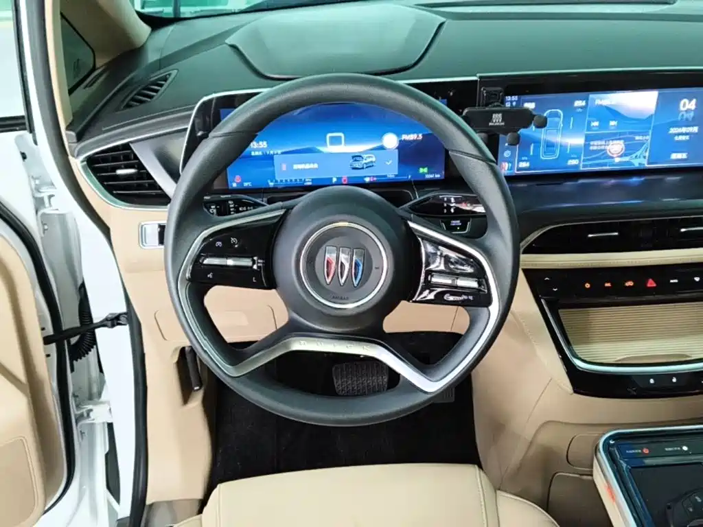 Photo 11 - Buick GL8