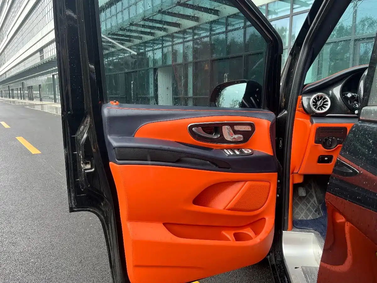 Mercedes-Benz Vito 2023 2.0T Elite 7-Seater фото 10