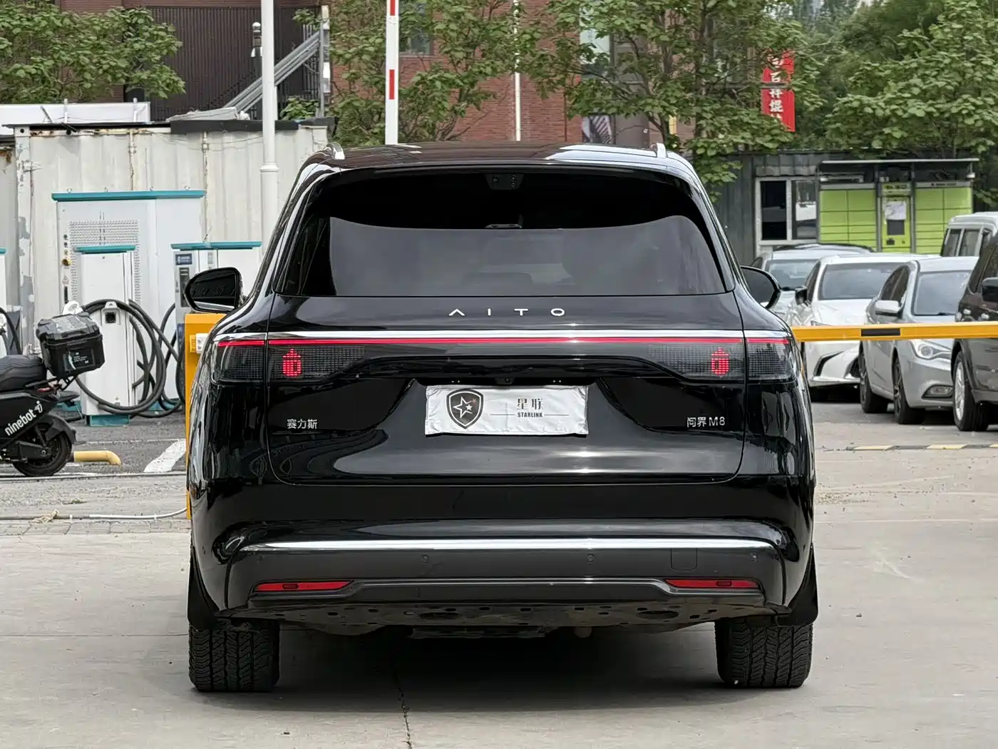 AITO Wenjie AITO M8 2025 Range Extender Max+ Edition 53.4kWh 5-seater фото 4