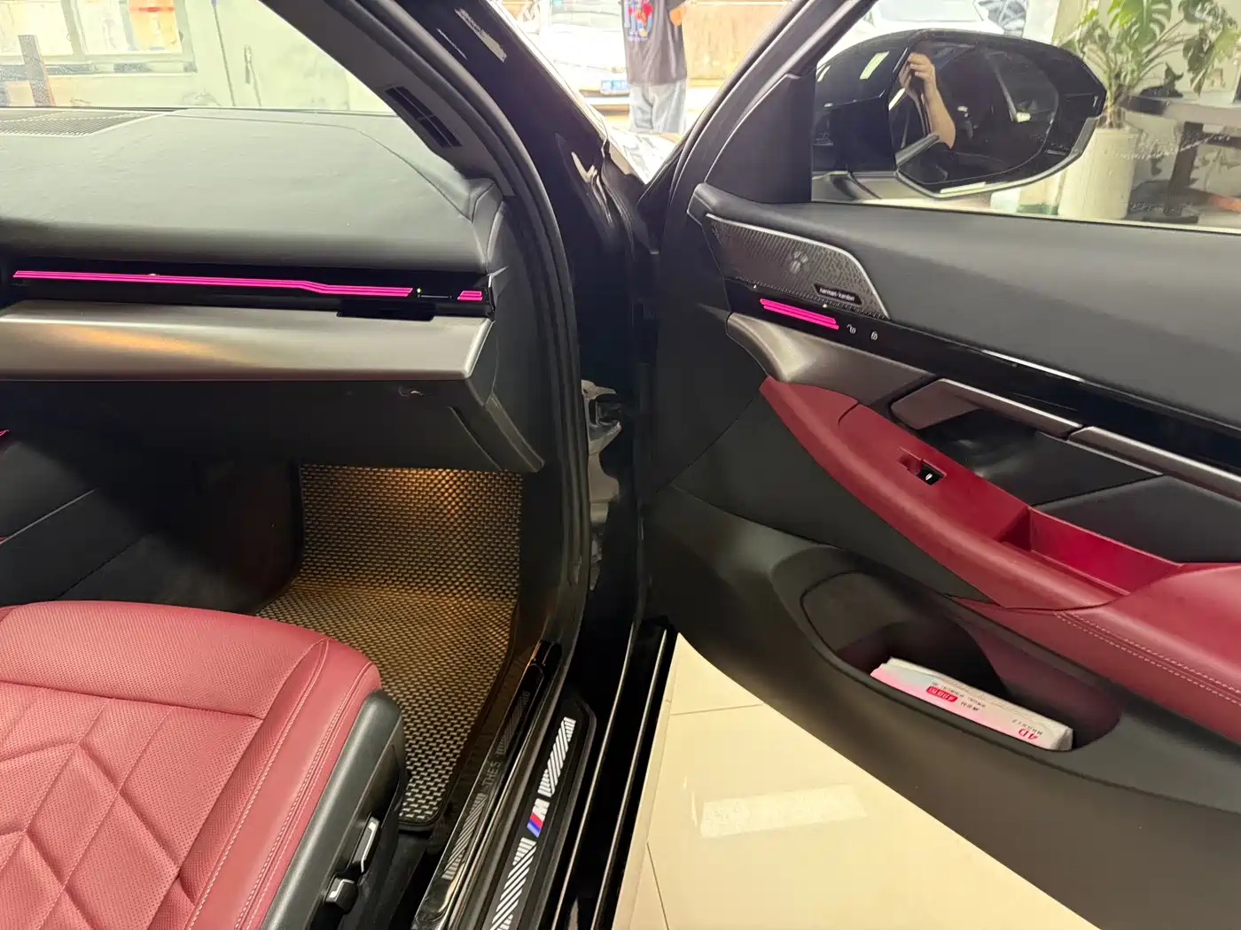 BMW 5 Series 2025 525Li M Sport Package фото 7