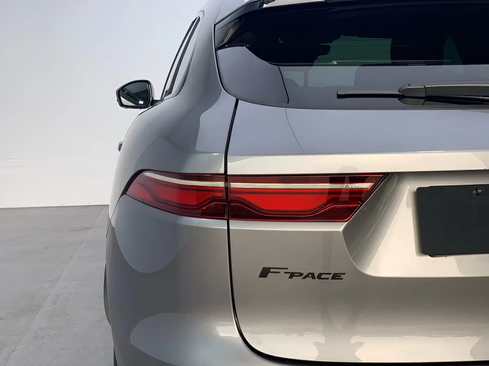 Фото 13 - Jaguar F-PACE