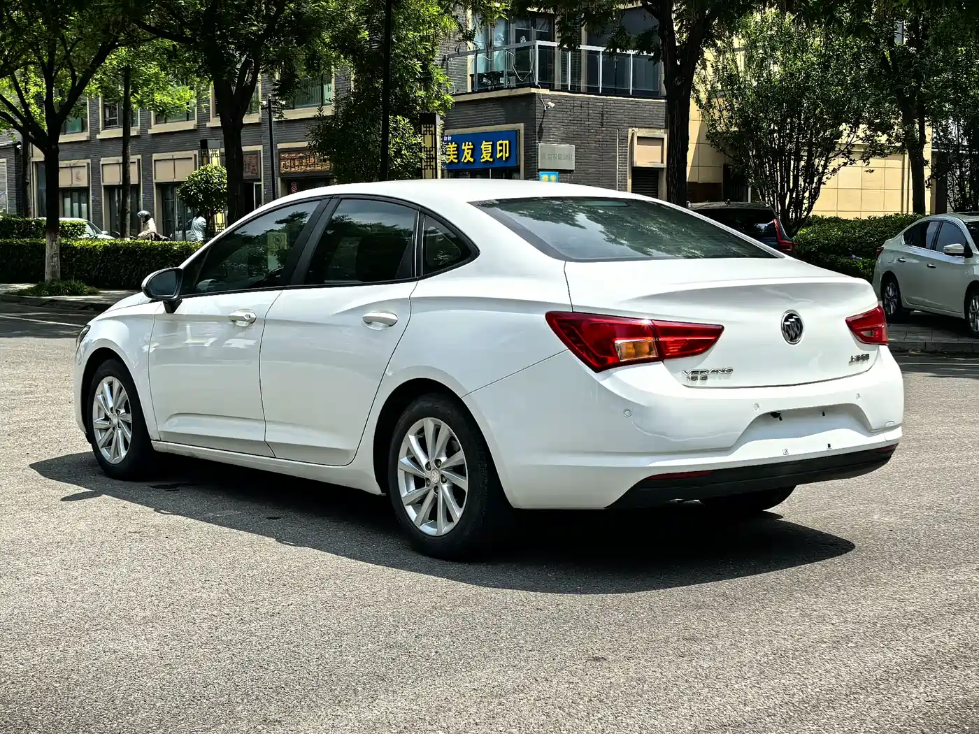 Buick Verano 2015 Sedan 15S Automatic Progressive фото 6