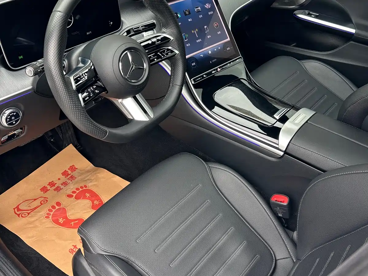 Photo 9 - Mercedes-Benz C-Class