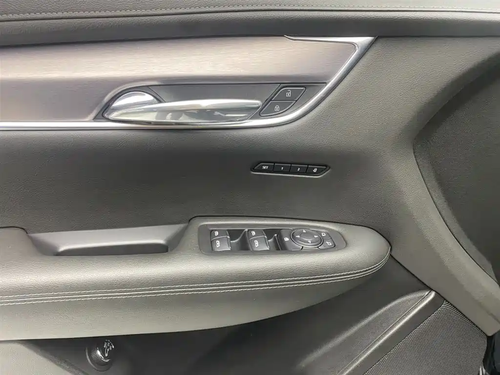 Cadillac XT6 2021 2.0T 7-Seater 2WD Trend Edition фото 27