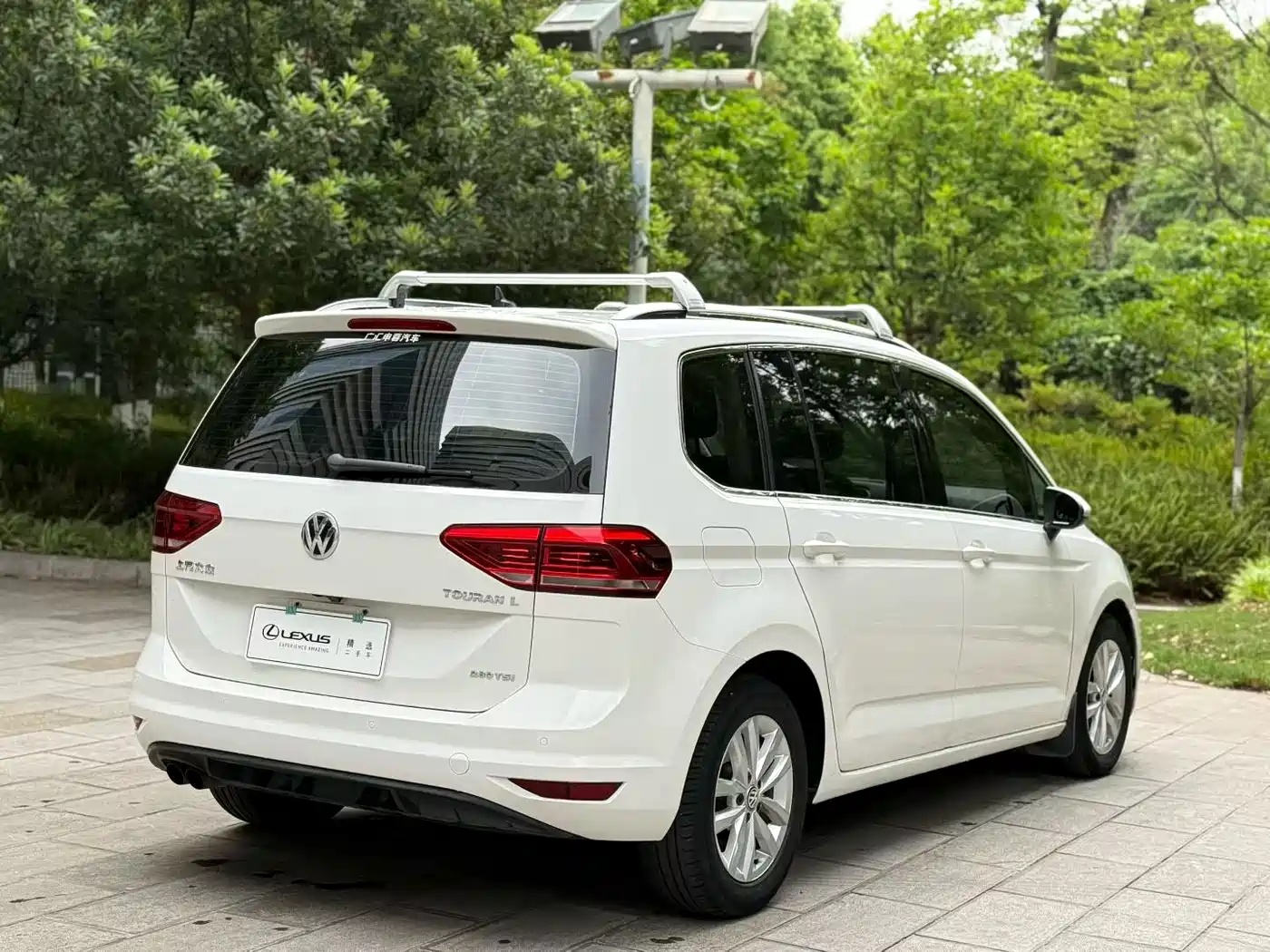 Volkswagen Touran 2018 Touran L 280TSI DSG Comfort 7-seater China V фото 6