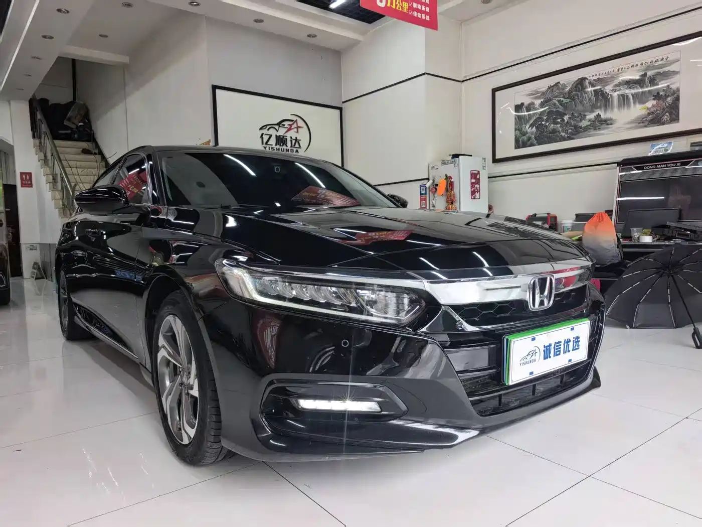 Фото 2 - Honda Accord