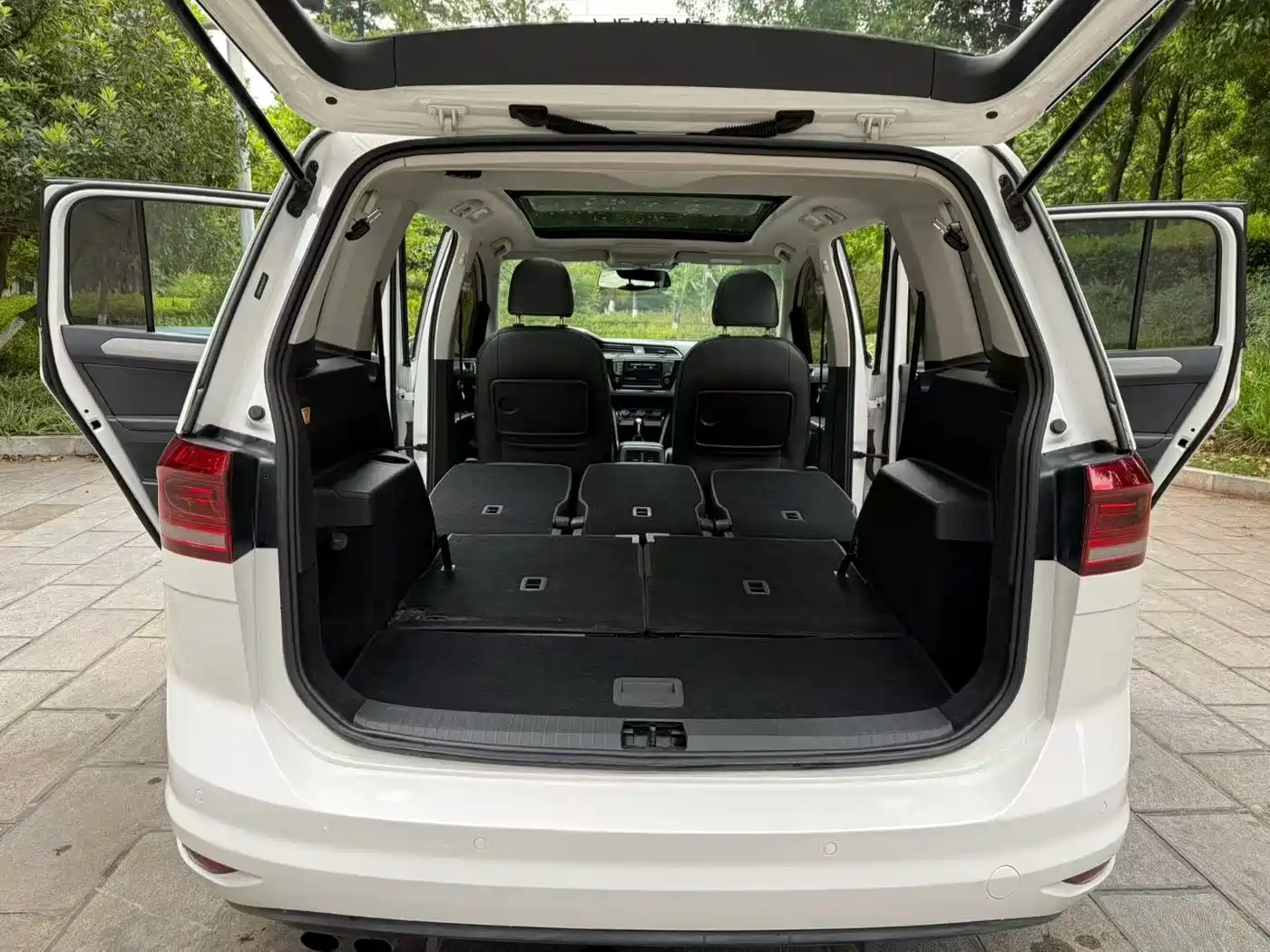 Volkswagen Touran 2018 Touran L 280TSI DSG Comfort 7-seater China V фото 5