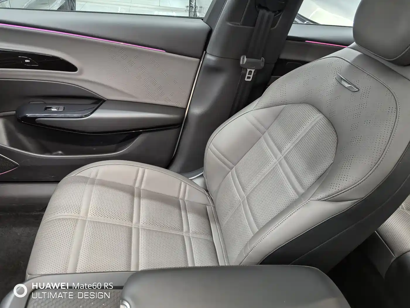 Hongqi EH7 2024 690 Pro фото 9