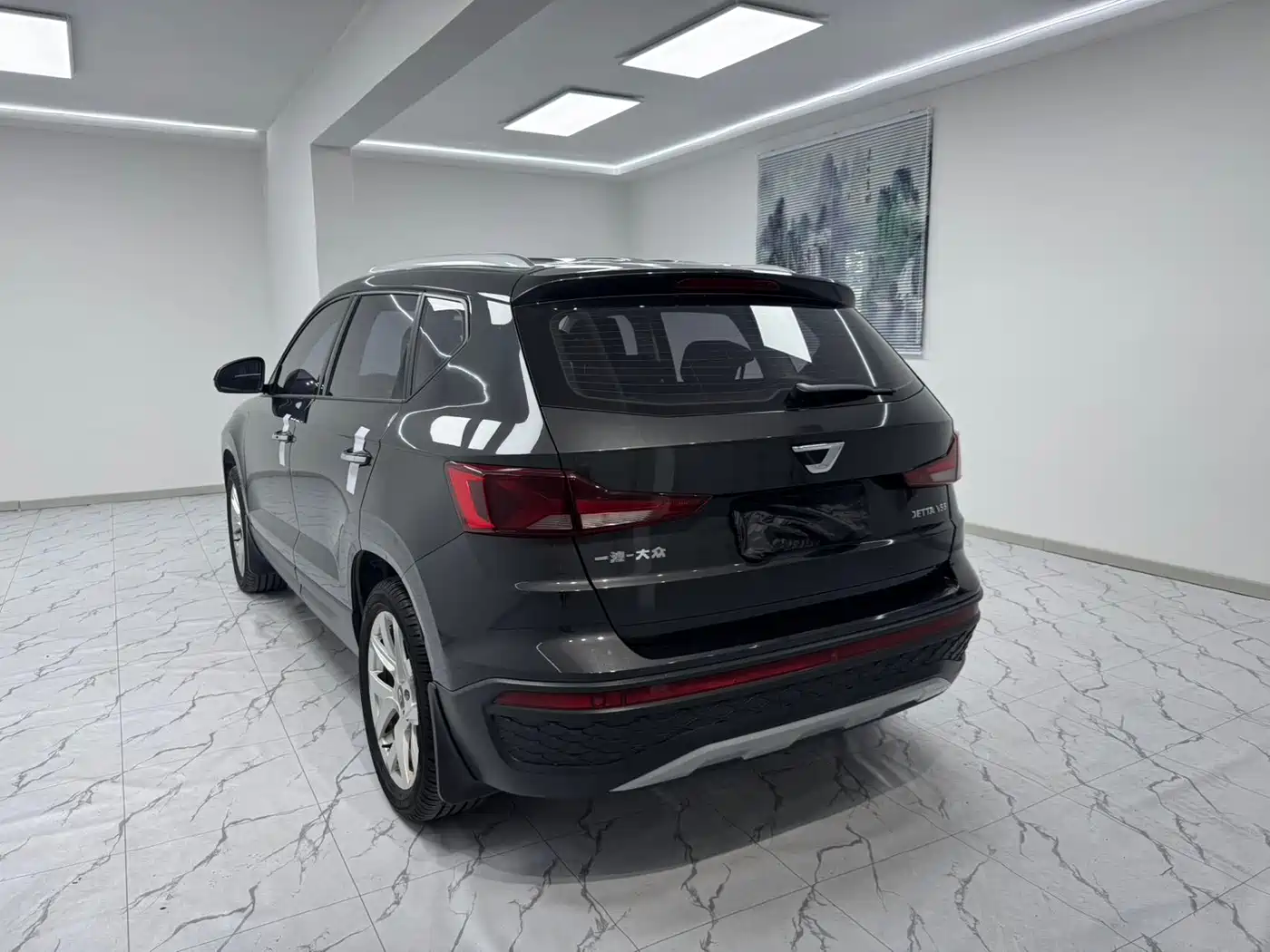 Photo 7 - Jetta VS5