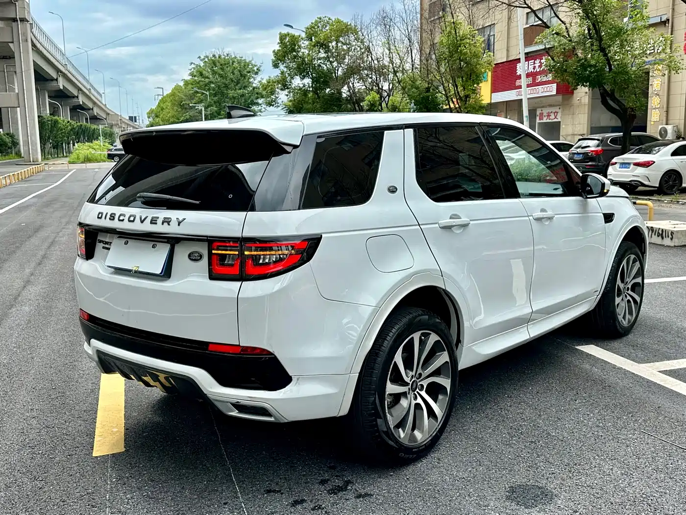 LAND ROVER DISCOVER SPORTS