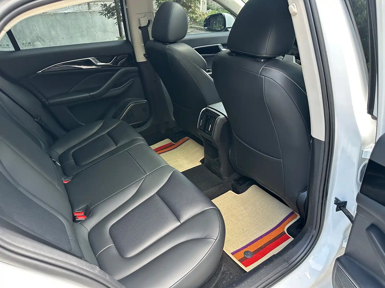 Фото 9 - Besturn B70