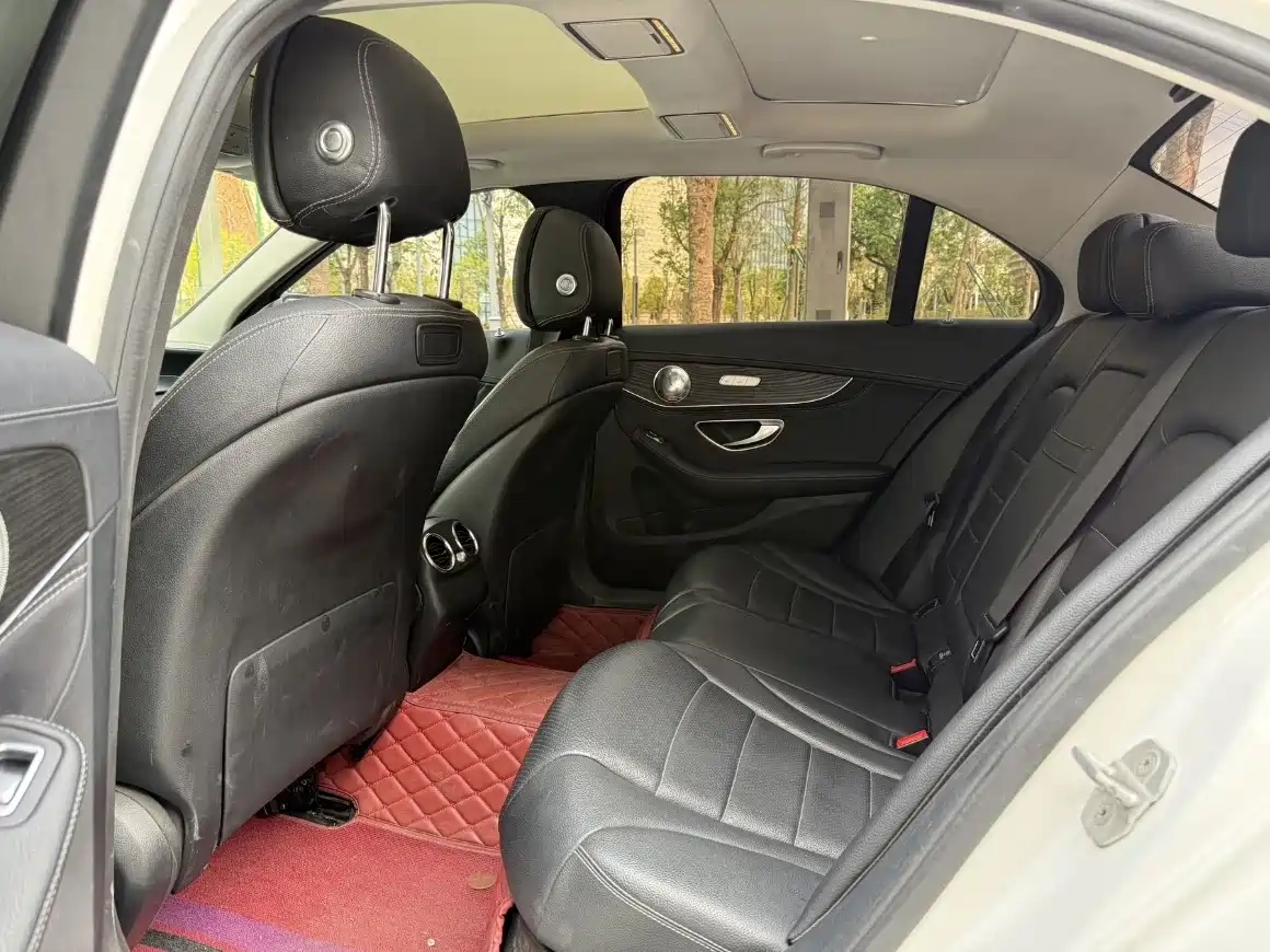 Photo 5 - Mercedes-Benz C-Class