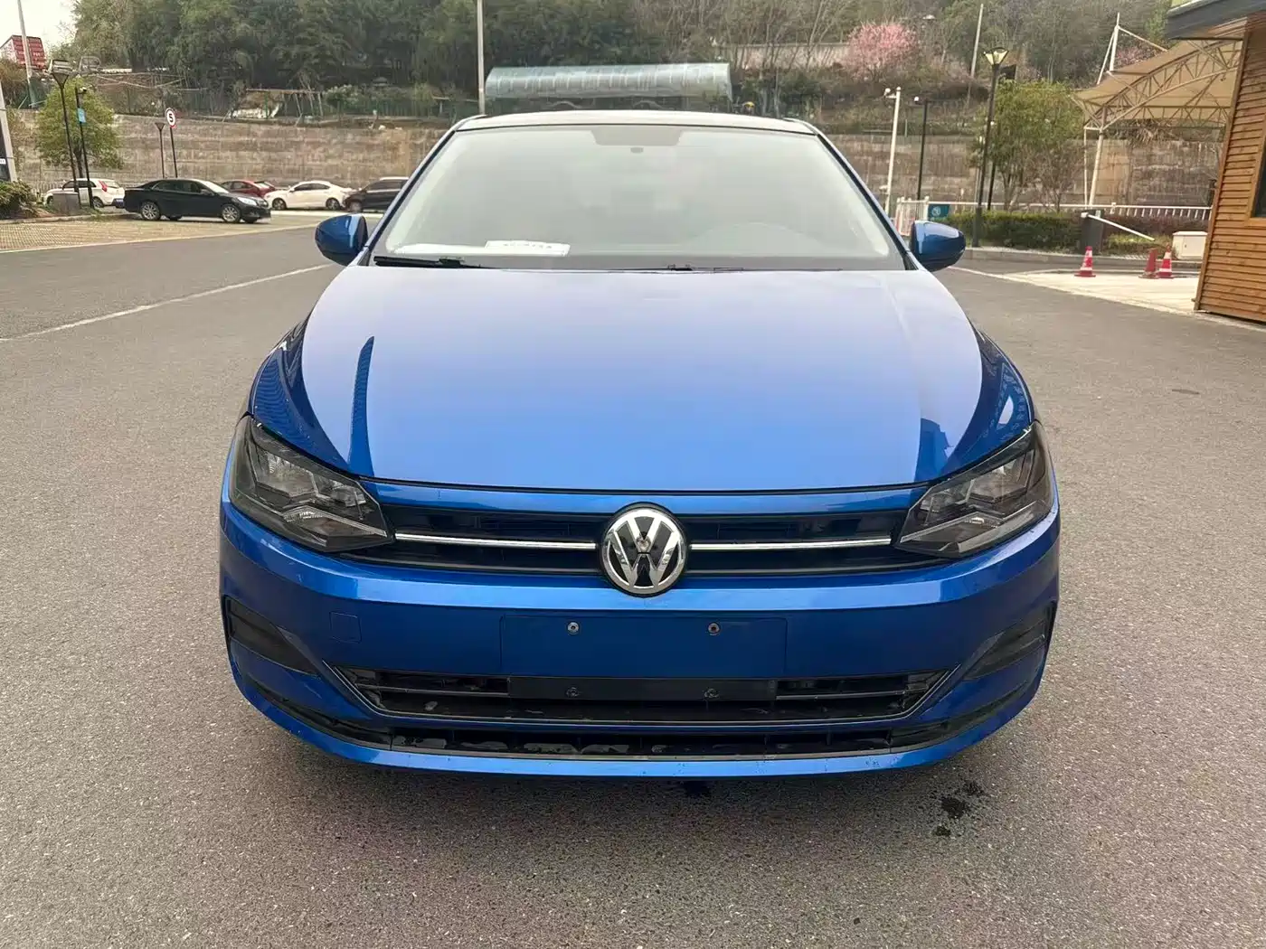 VOLKSWAGEN POLO