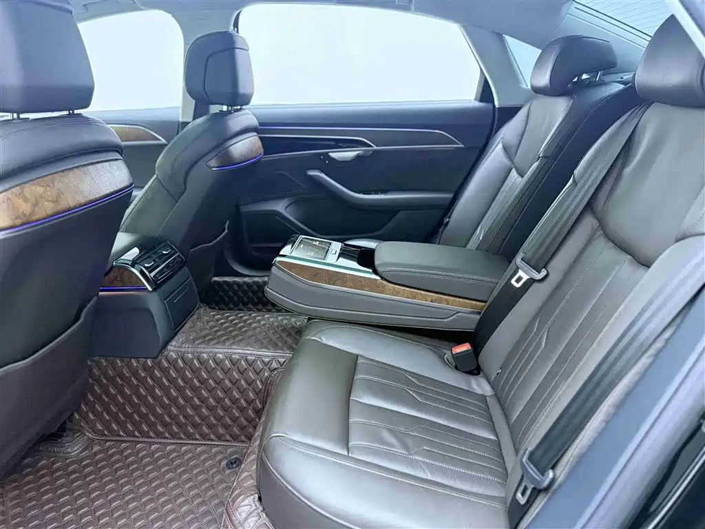 Audi A8 2018 A8L 55 TFSI quattro Launch Premium фото 17