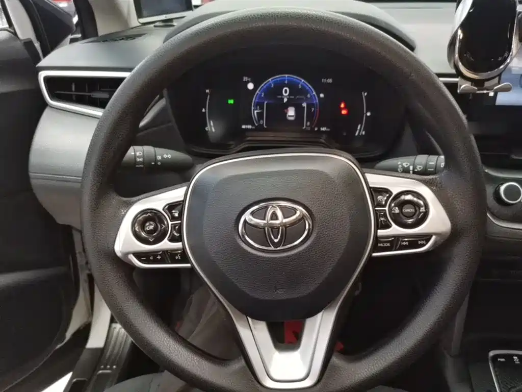 Toyota Frontlander 2023 2.0L CVT Leading Edition фото 11
