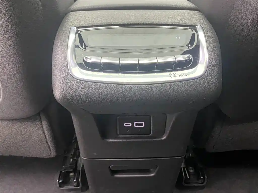 Cadillac XT6 2021 2.0T 7-Seater 2WD Trend Edition фото 22