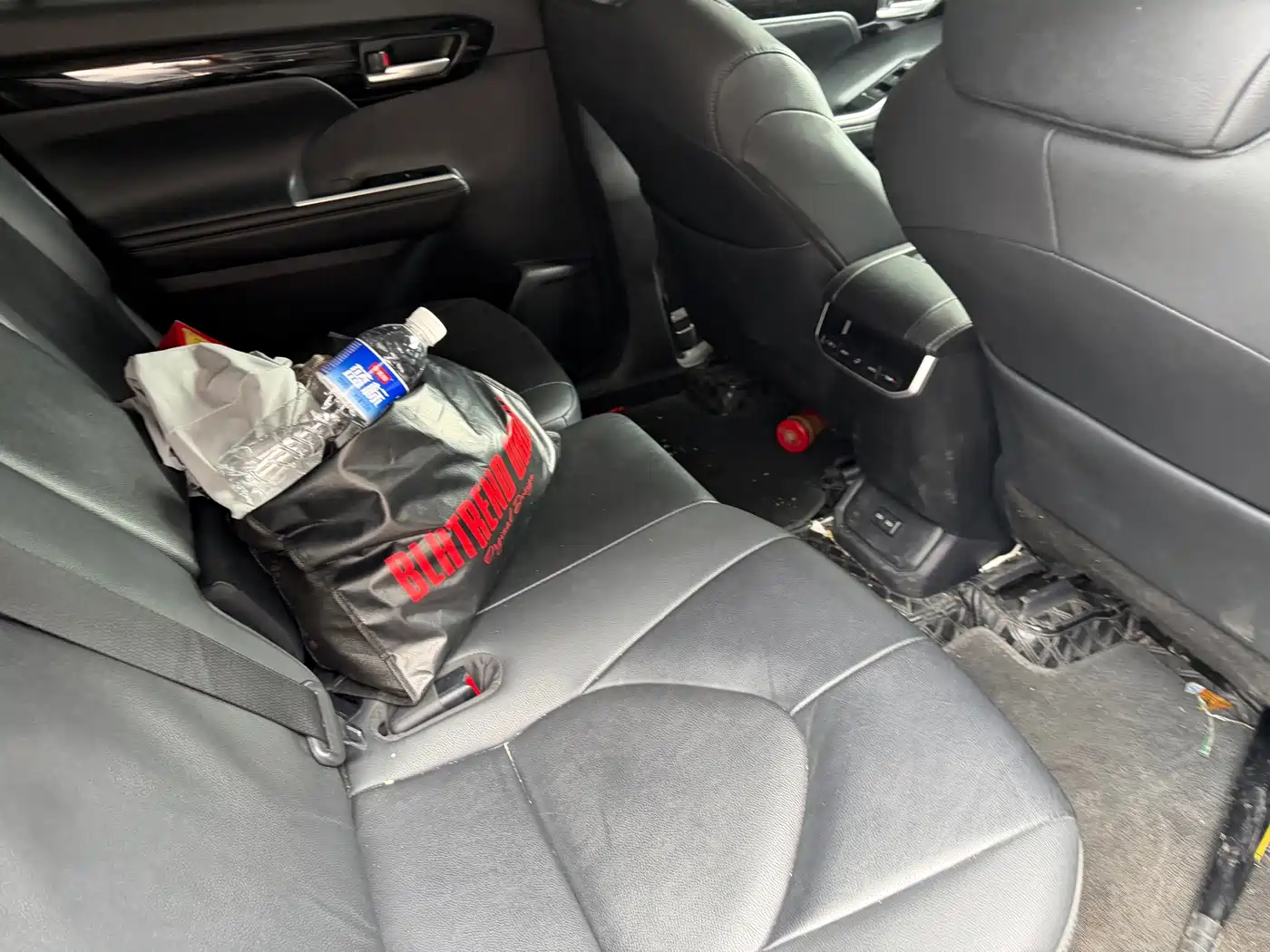Photo 4 - Toyota Highlander