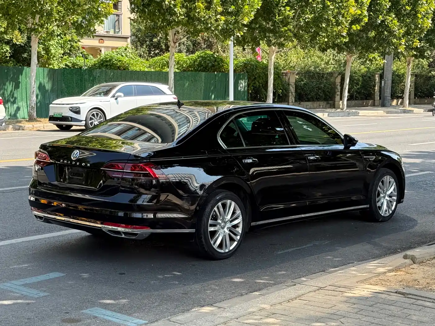 Volkswagen Phideon 2018 2018 Facelift 380TSI FWD Flagship