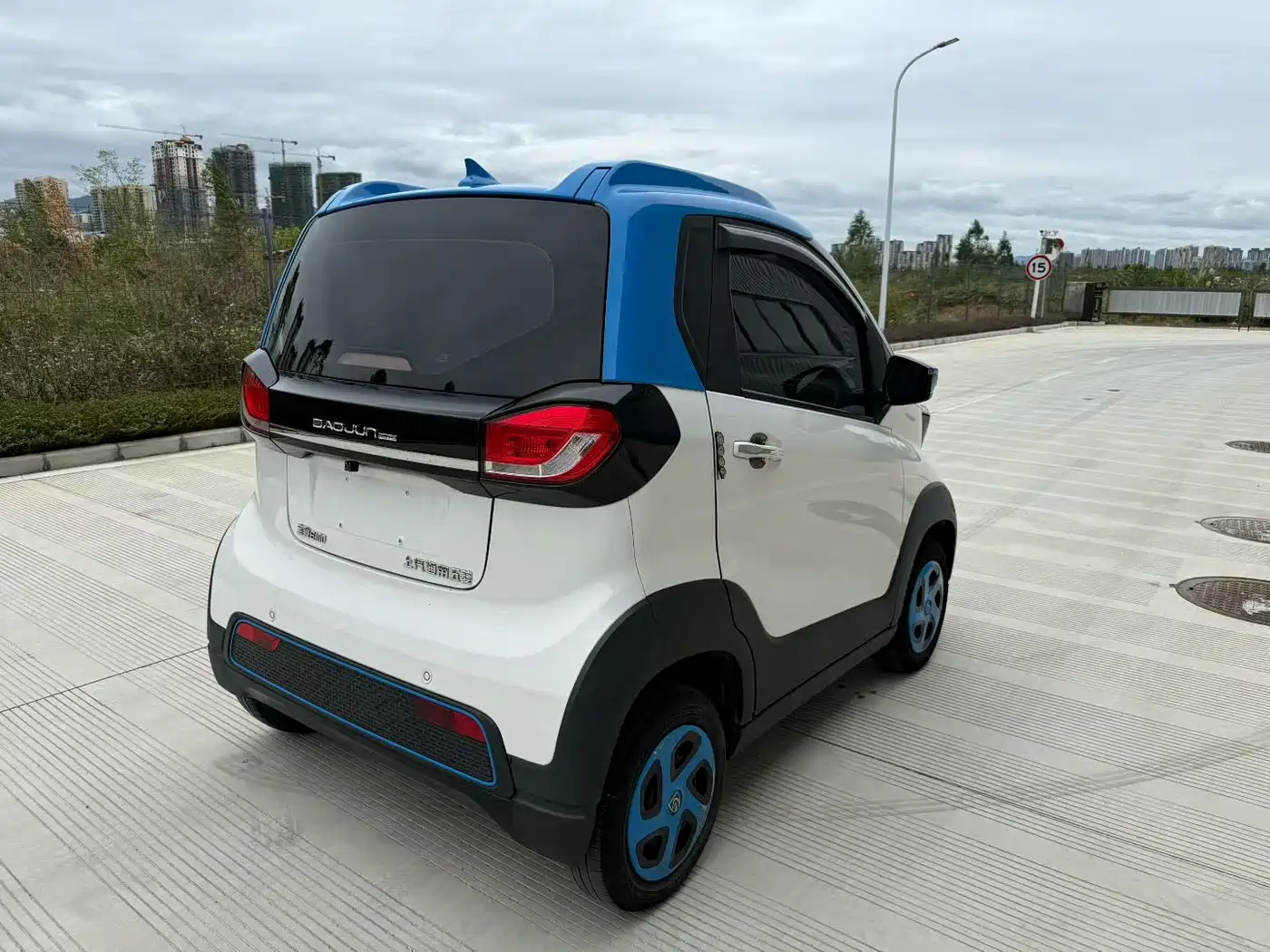 BAOJUN E100