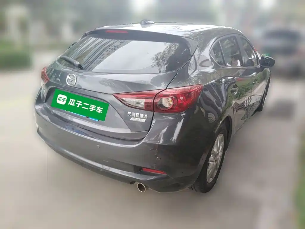Photo 4 - Mazda Mazda 3