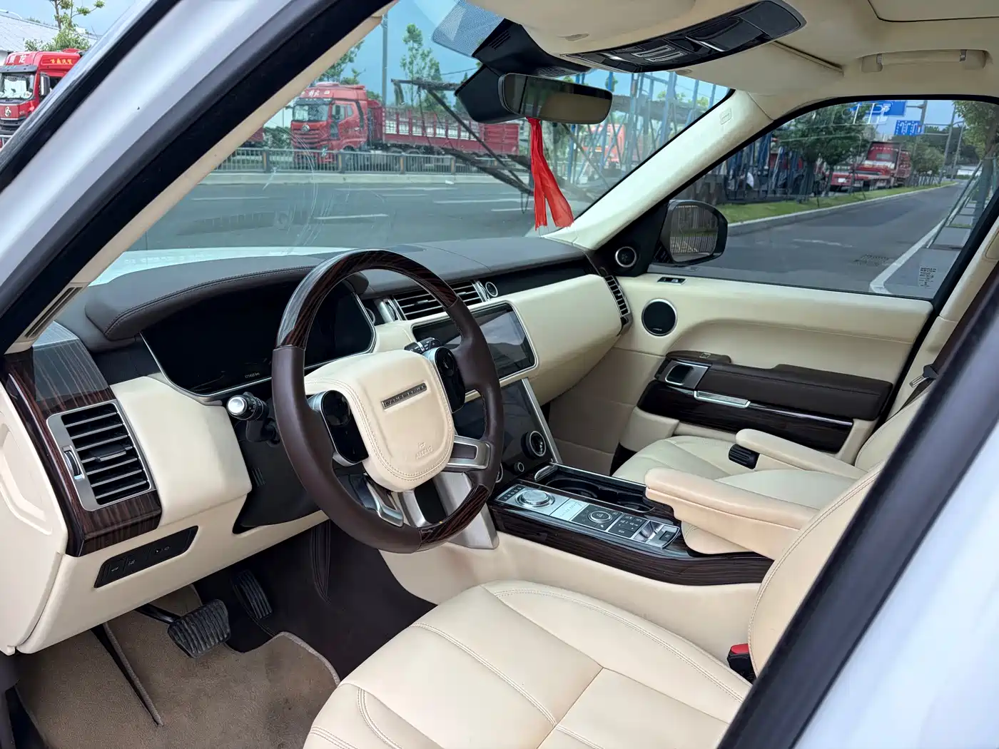 Land Rover Range Rover фото 9