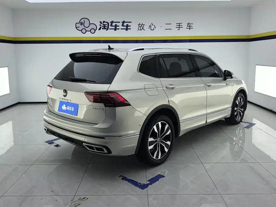 VOLKSWAGEN TIGUAN L