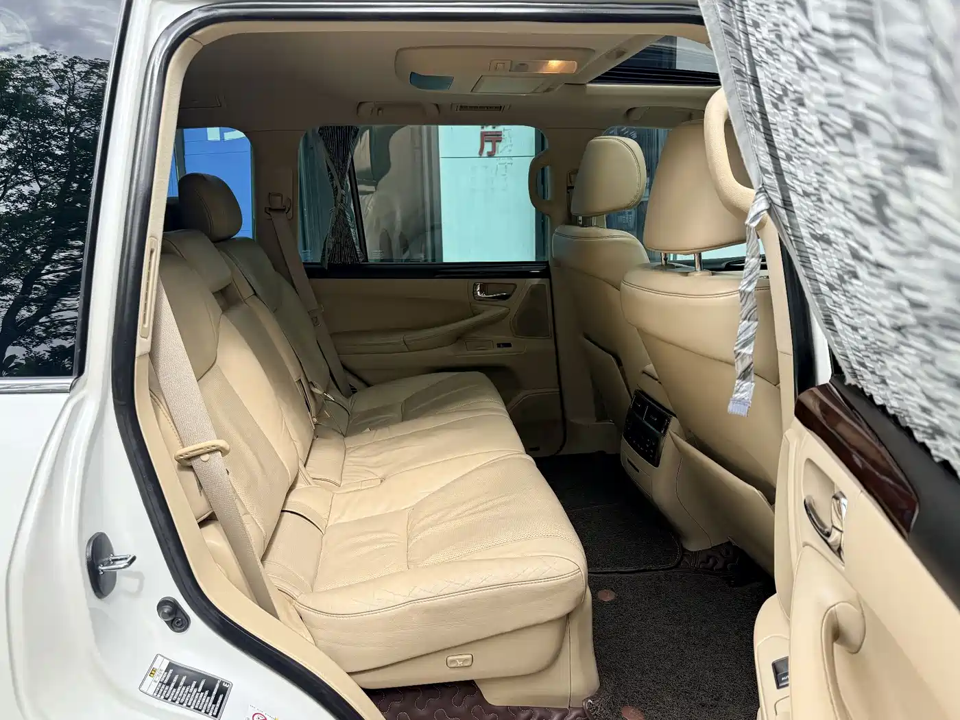Фото 8 - Lexus LX