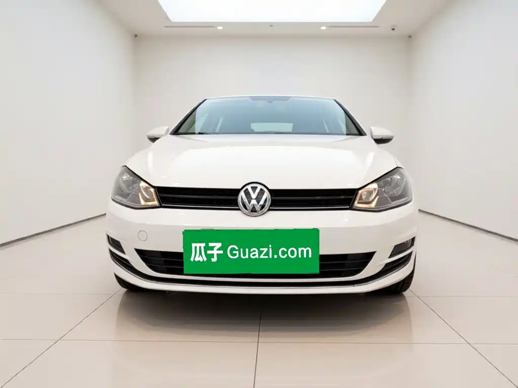 Фото 2 - Volkswagen Golf