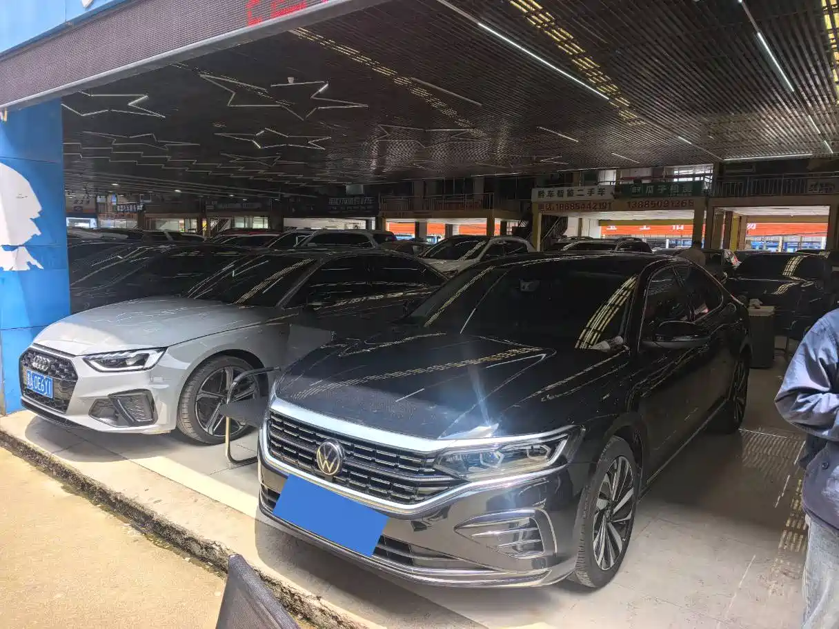 Volkswagen Passat 2023 330TSI Luxury Edition