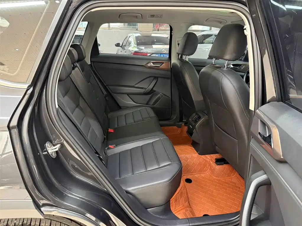 Volkswagen Tharu 2022 280TSI FWD Luxury Edition фото 22
