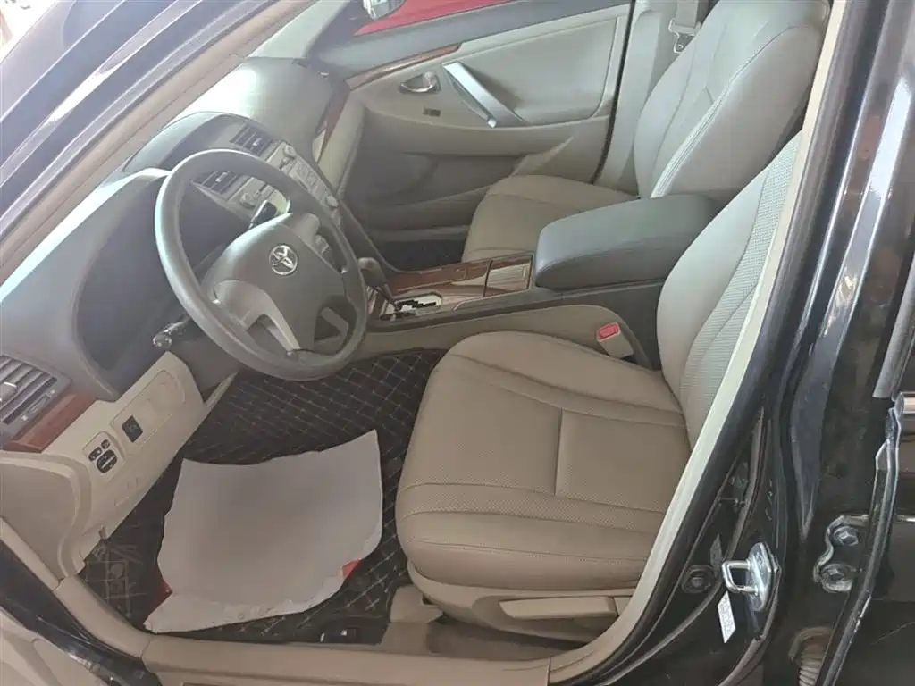 Toyota Camry 2013 200E Classic Elite Edition фото 15