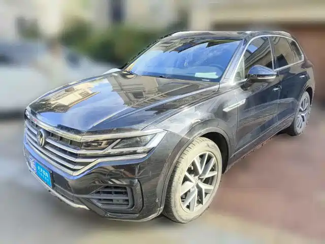 Volkswagen Touareg 2021 3.0TSI R-Line Classic Sport Package — фото 1
