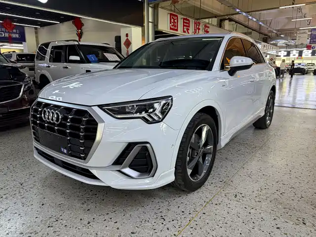 Audi Q3 2023 35 TFSI Fashion Dynamic (1.4T)