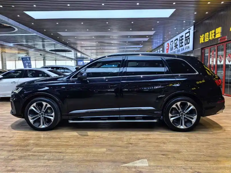 Audi Q7 2020 55 TFSI quattro S line Sport фото 18