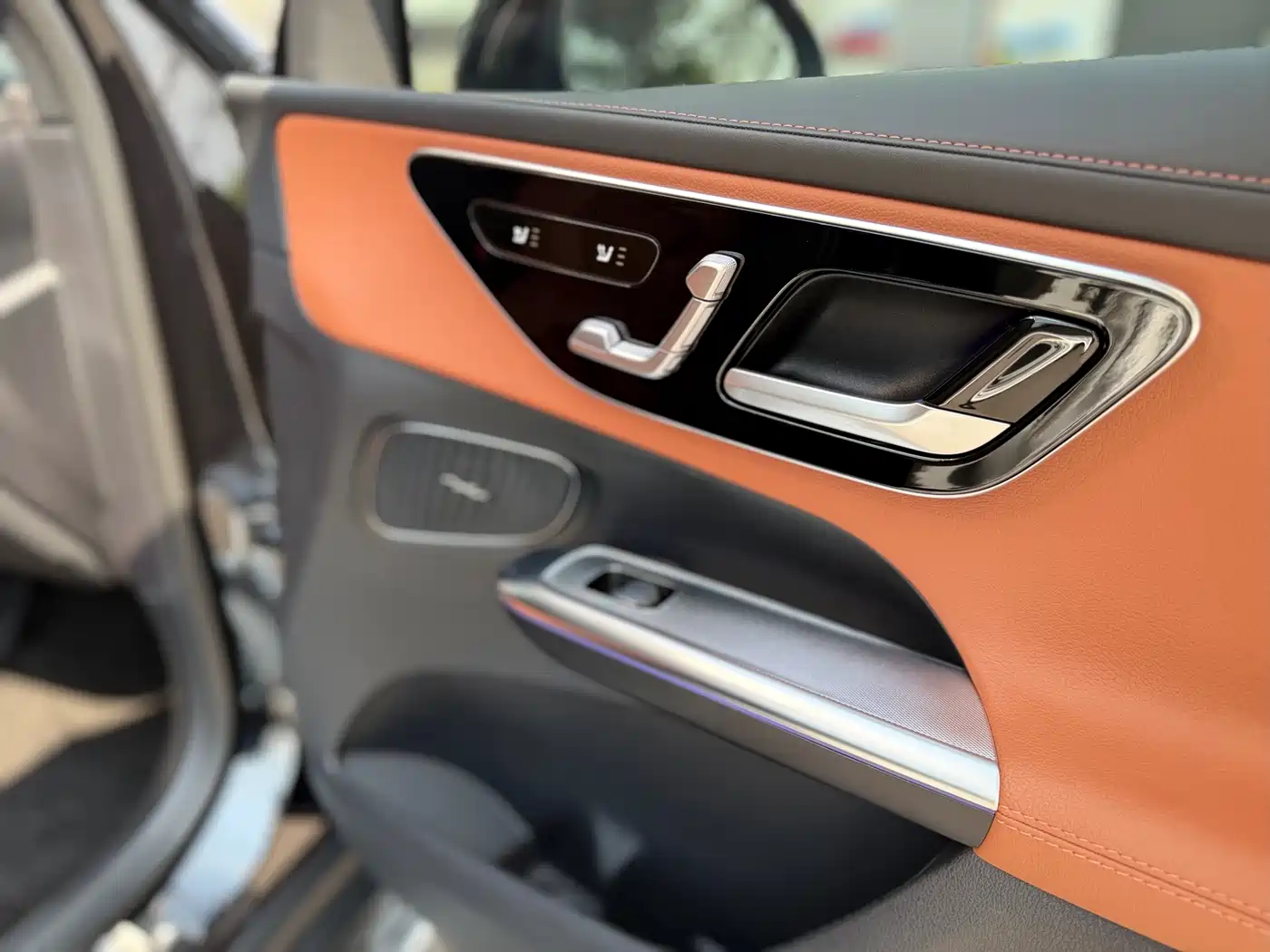 Mercedes-Benz GLC 2024 GLC 300 L 4MATIC Dynamic 5-seater фото 28