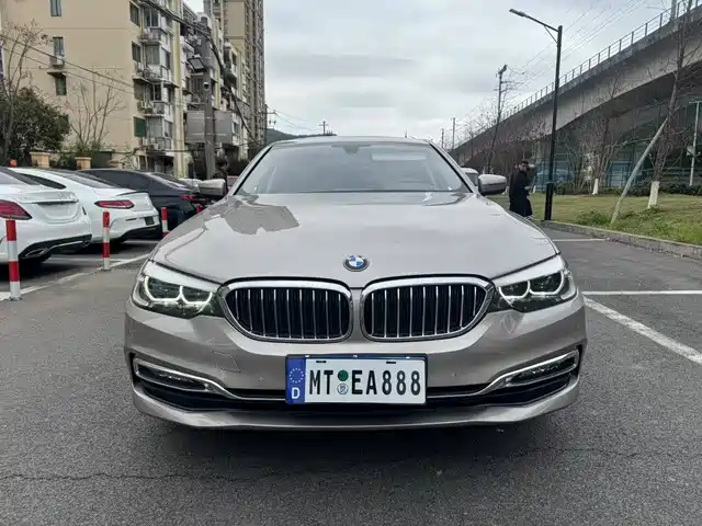 BMW 5 SERIES