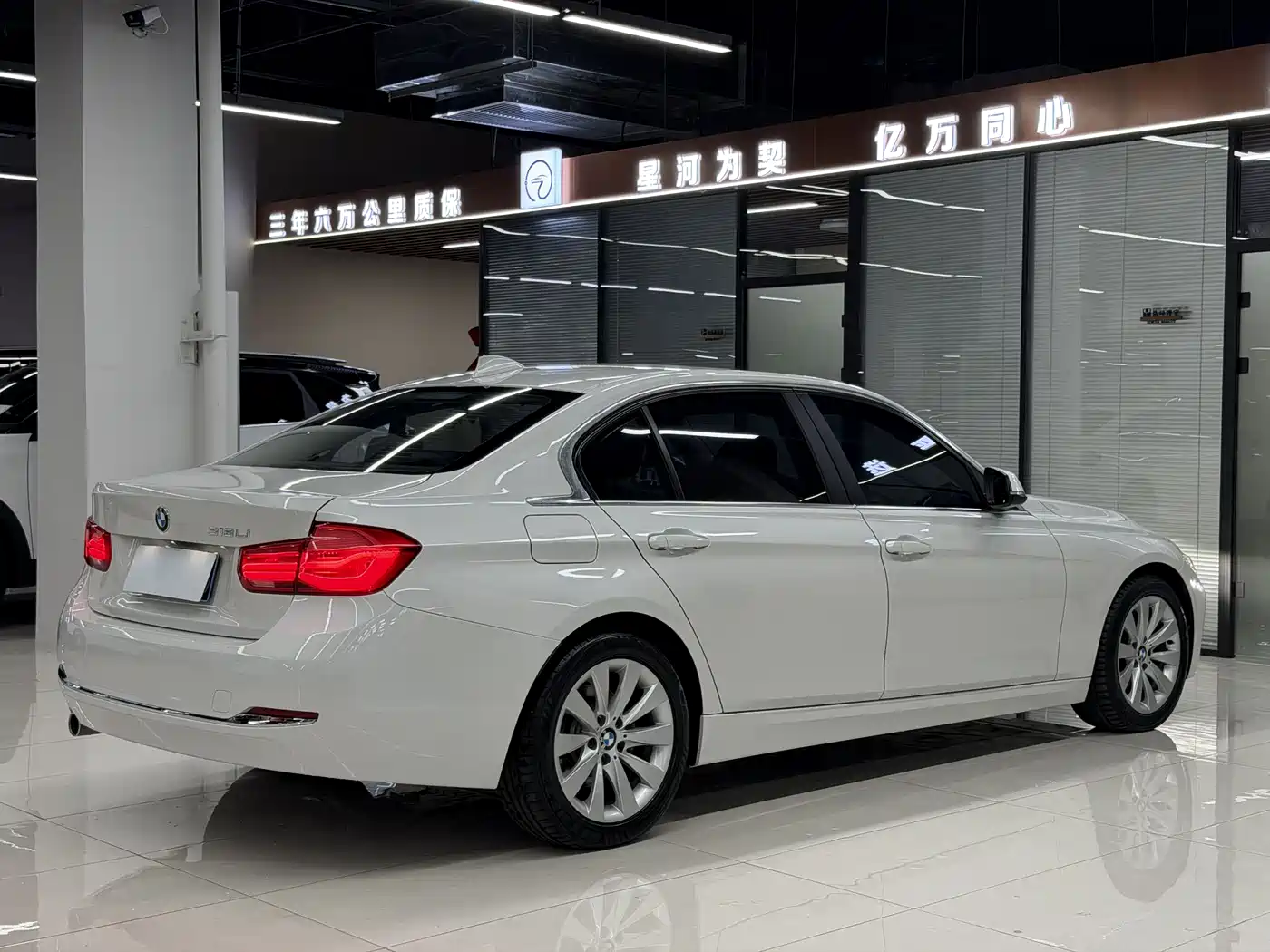 BMW 3 Series 2017 318Li Fashion фото 18