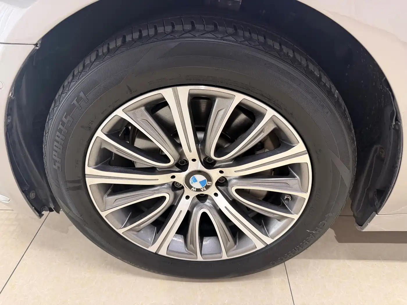 Photo 11 - BMW 7 Series