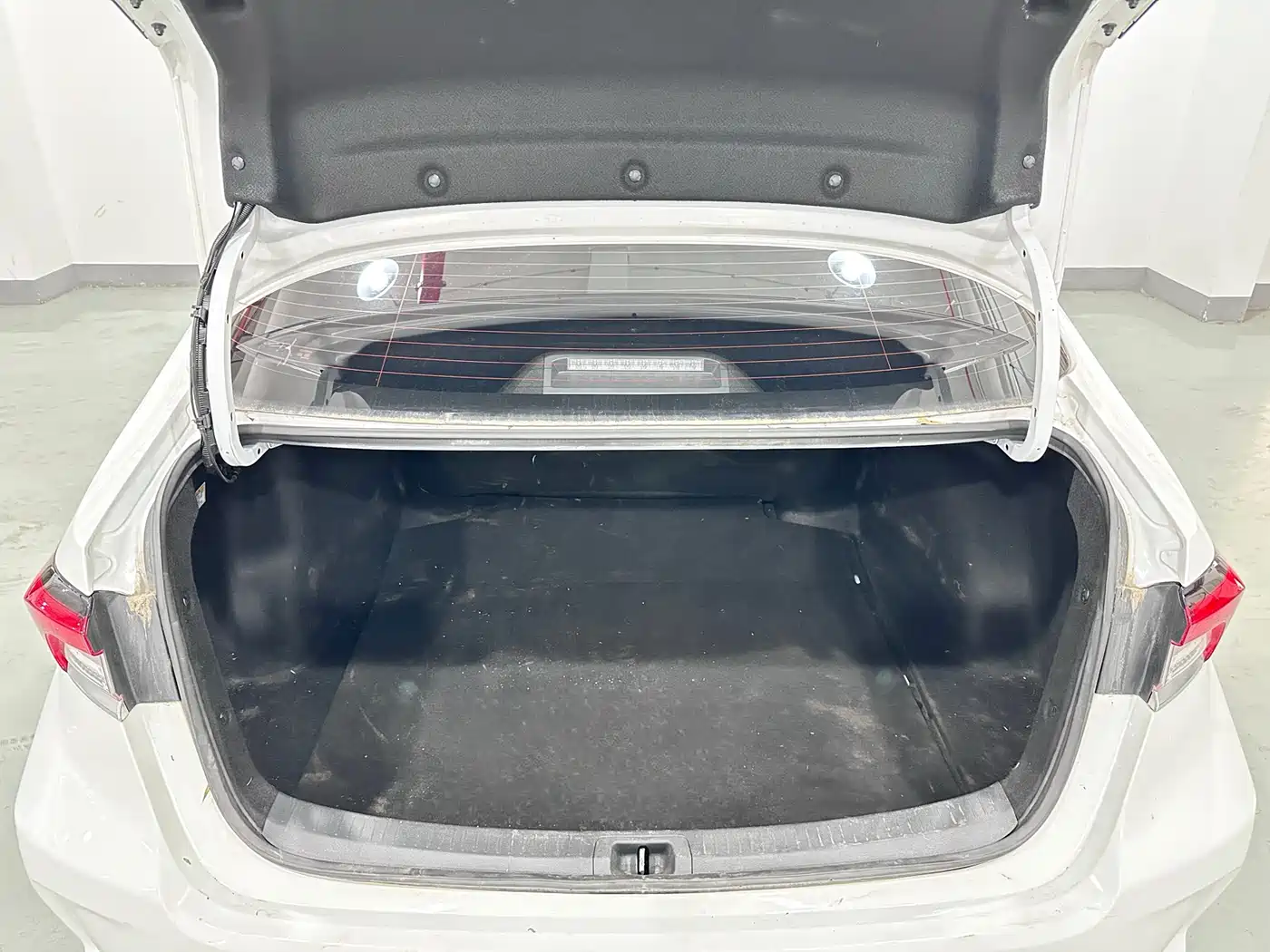 Toyota Corolla 2021 Hybrid 1.8L E-CVT Pioneer Edition фото 9