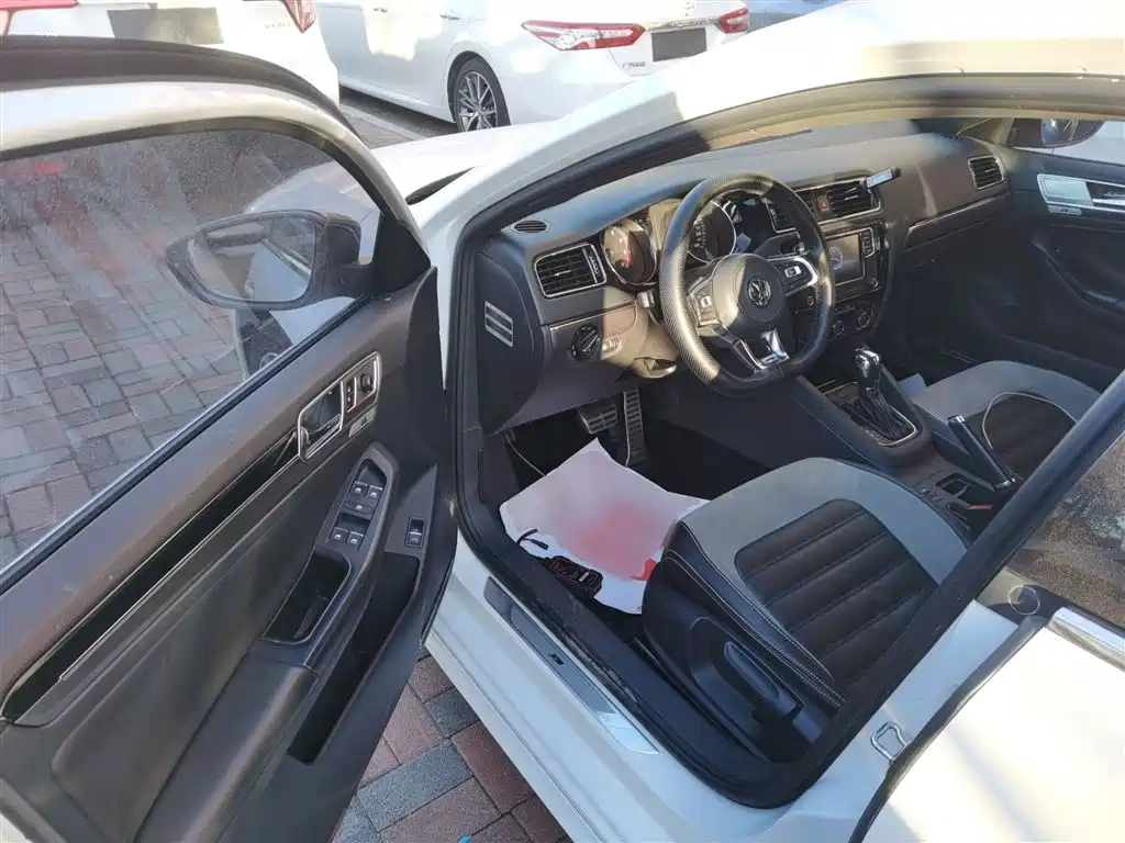 Volkswagen Sagitar 2016 280TSI Automatic R-Line фото 13