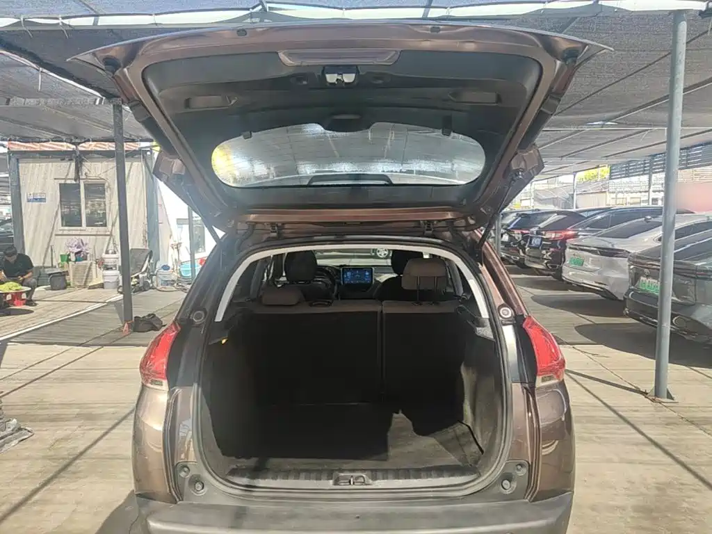 Photo 19 - Peugeot 2008
