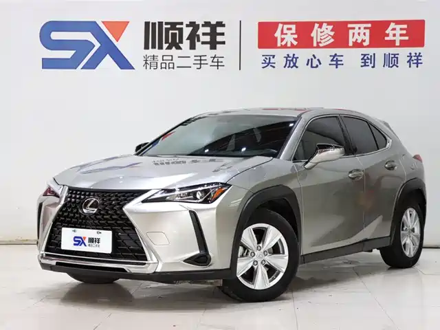 Lexus UX 2020 200 Special Edition — фото 1