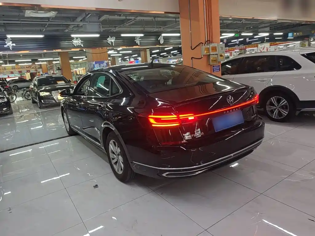 Photo 5 - Volkswagen Passat
