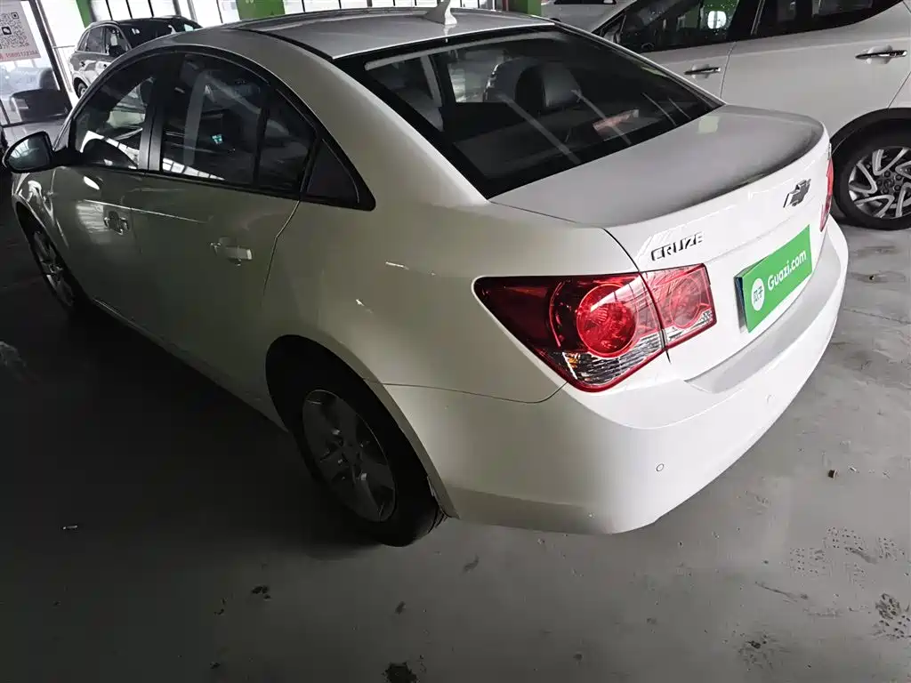 Chevrolet Cruze 2013 Model 1.8L SE AT фото 23